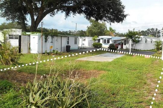 VACANT co-op (resident owned) mobile home lot now available near beach in St Petersburg